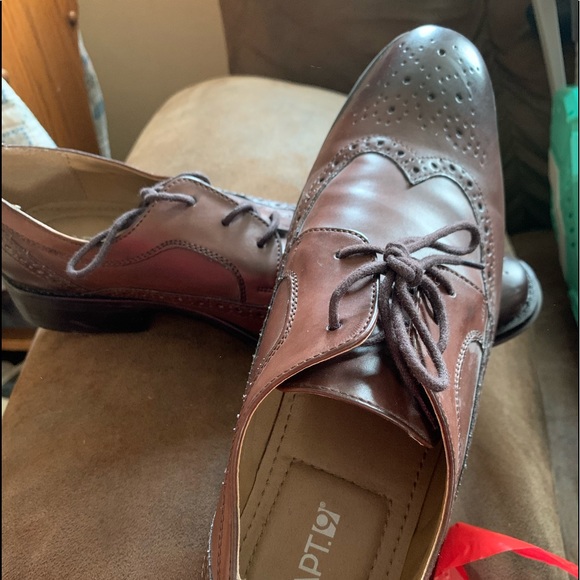 Dress shoes - Picture 2 of 2